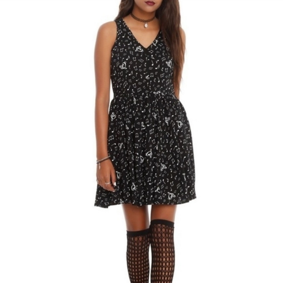 Hot Topic Vintage Black & White Music Note Fit & Flare Dress Size Large - Picture 7 of 11